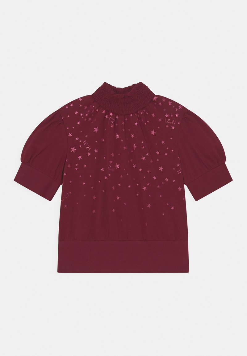 Top de manga curta em burgundy com decote franzido e estampa de estrelas. Feito em tecido macio com um corte descontraído e bainha elástica.