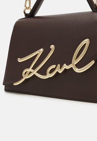 KARL LAGERFELD SIGNATURE CROSSBODY - Handväska - dark chocolate