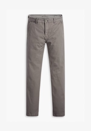Sive chinos s glatkom teksturom, ravnog kroja, s uobičajenim pet džepovima i metalnim gumbom na struku.