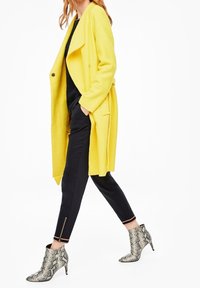 s.Oliver Cappotto classico - yellow