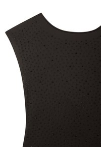 Top senza maniche nero con una texture liscia e brillanti strass sparsi, che creano un motivo a puntini su tutto il tessuto.