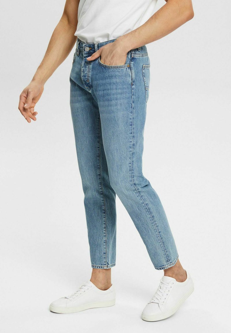 Esprit MIT KNOPFLEISTE - Relaxed fit jeans - blue medium washed ...