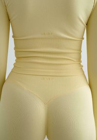 aim’n® SHAPE SEAMLESS - Felpa con zip - yellow