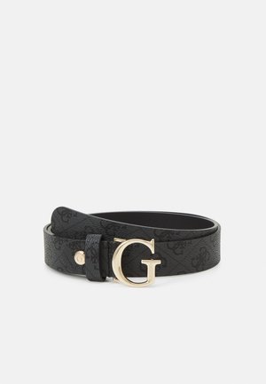 Cintura in pelle nera con un design testurizzato e una fibbia con logo dorato. La fibbia presenta una "G" prominente e include un anello coordinato.