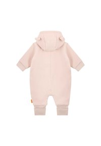 Combinaison en polaire rose clair avec capuche, ornée d'oreilles d'ours en peluche, avec des poignets élastiques et une fermeture éclair au dos. Texture douce.
