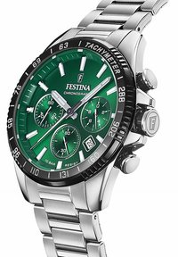 Montre chronographe à cadran vert avec boîtier et bracelet en acier inoxydable argenté, lunette tachymétrique noire et trois sous-cadrans pour les fonctions de chronométrage.