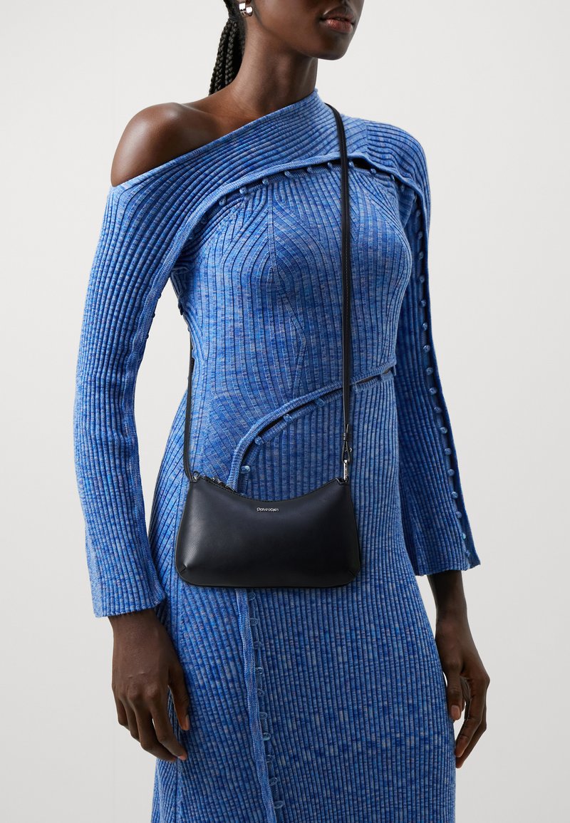 Calvin Klein EMMA CROSSBODY BAG Umhängetasche black/schwarz