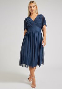 Yours Clothing PLEATED V-NECK MIDI - Vapaa-ajan mekko - navy