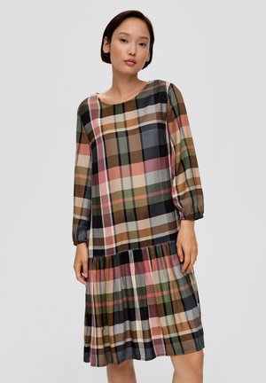 Langärmliges kariertes Kleid in Grüntönen, Braun, Pink und Grau mit gerafftem Rüschensaum und weichem, leichtem Stoff.