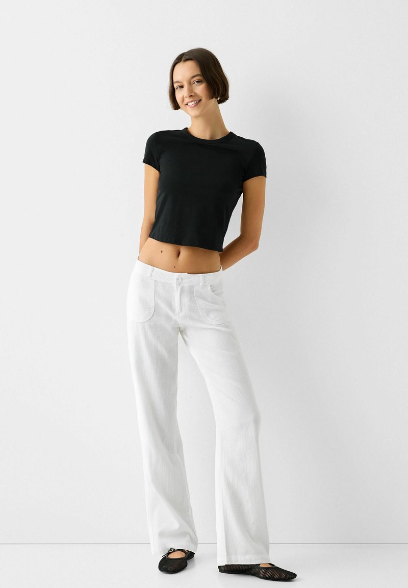 Bershka Broek wit Bershka Broek wit