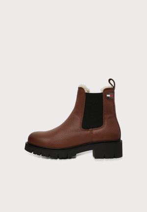 Tommy Jeans, CLEATED CHELSEA BOOTS - Lage laarzen - sunset rust