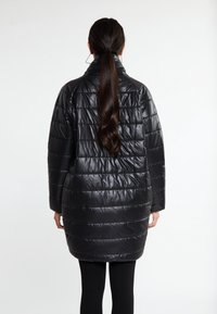 faina Kort kappa / rock - black