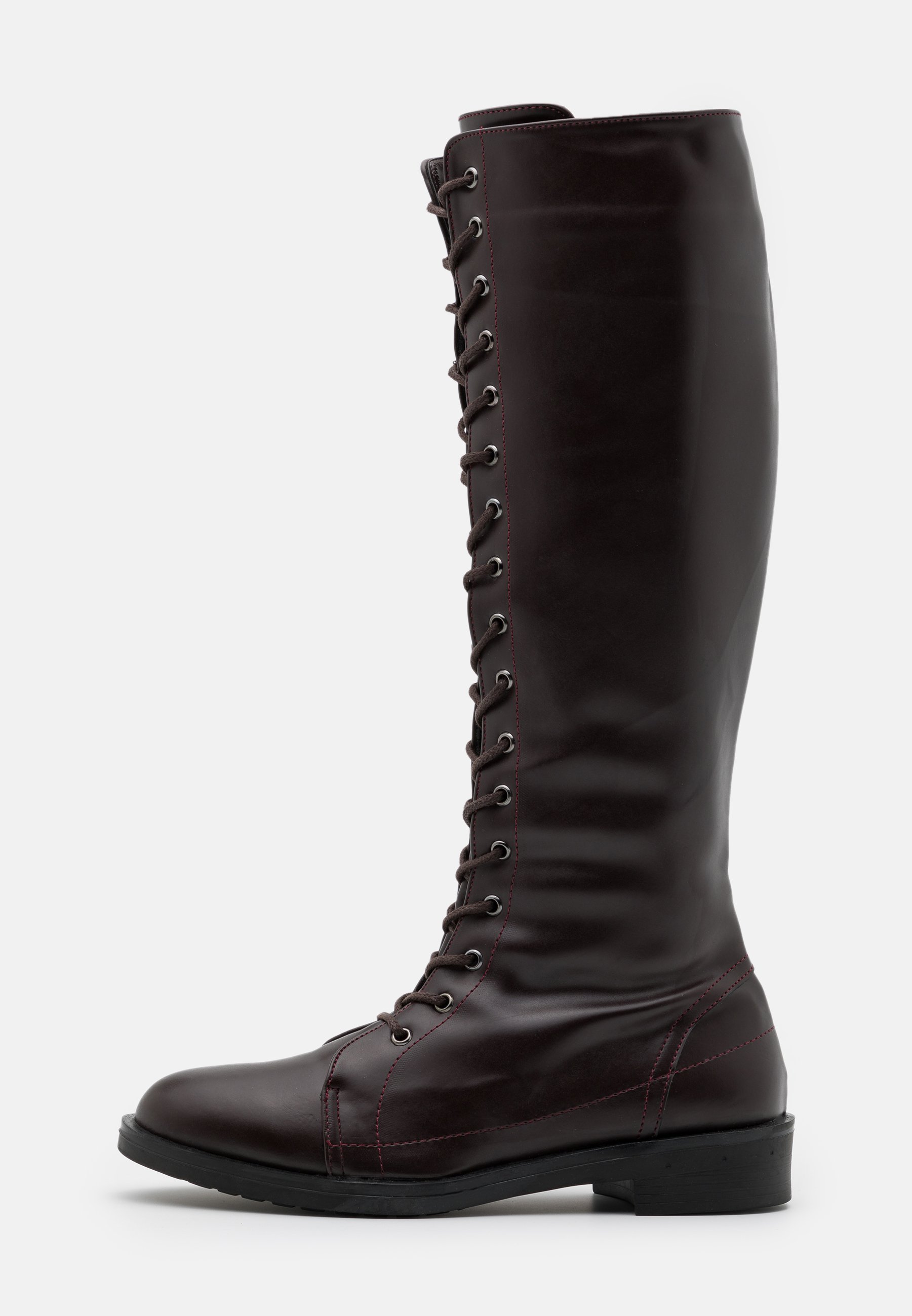 stivali marroni con lacci