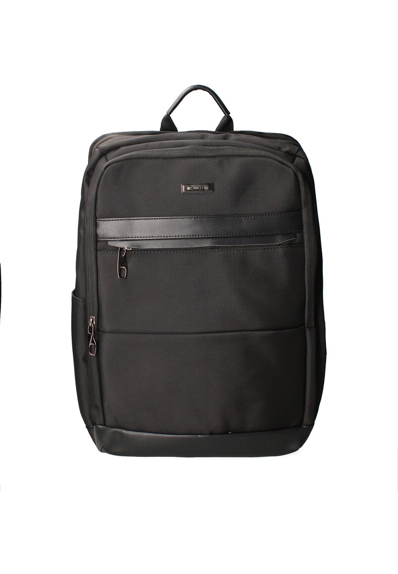 Zaino nero con tessuto testurizzato, dotato di una maniglia superiore, tasca frontale con zip e parte inferiore in ecopelle liscia. Cerniere e logo neri.