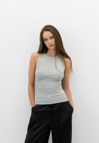 Niewybrane, grey