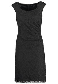 Vestido negro de encaje con mangas de capucha, que presenta un patrón floral, detalles fruncidos en el costado y un cierre de cremallera en la parte posterior.