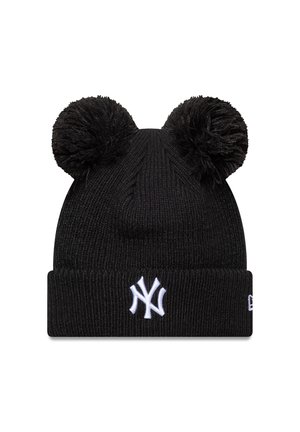 Gorro de punto negro con dos pompones negros en la parte superior, que presenta un logo NY bordado en blanco en el dobladillo. Textura suave y diseño ajustado.