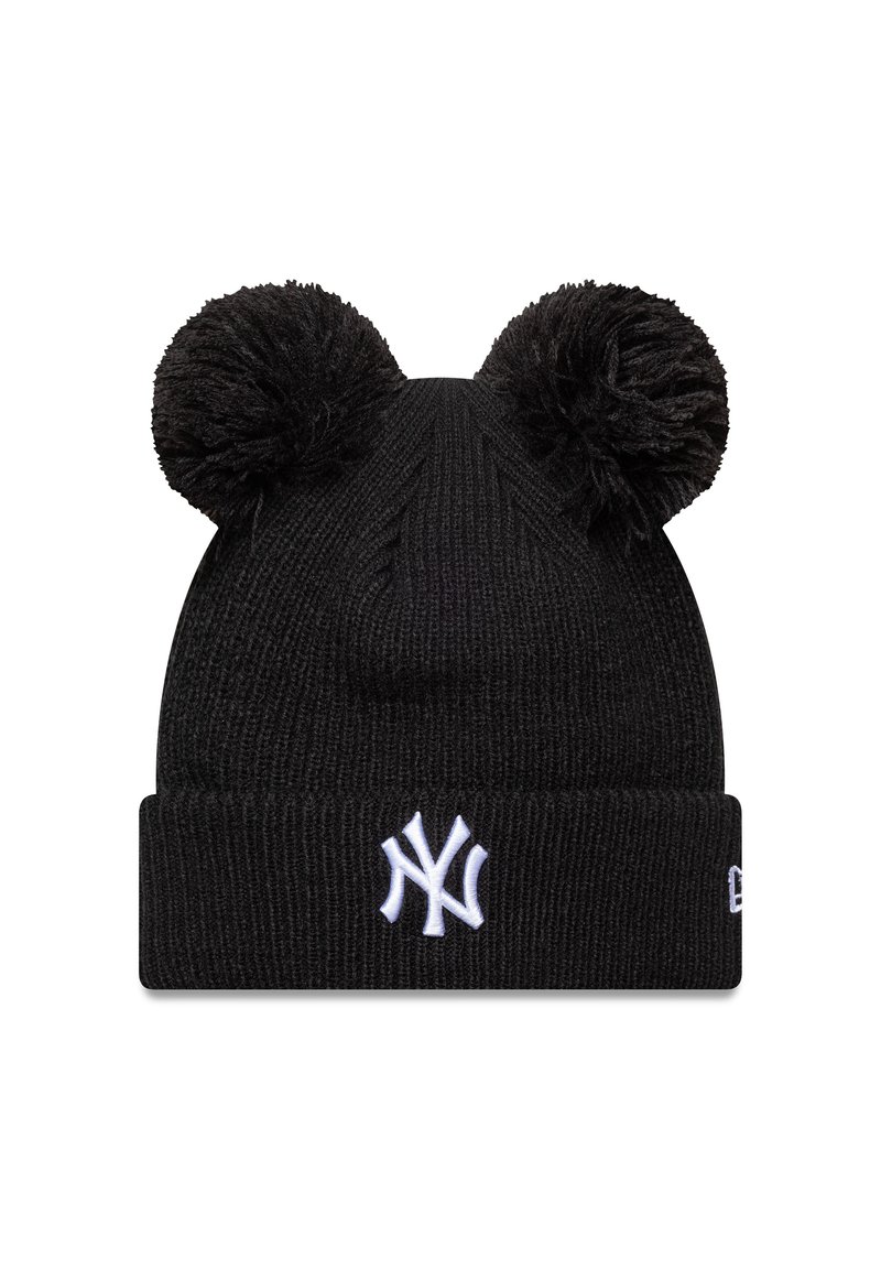 Bonnet en tricot noir avec deux pompons noirs en haut, orné d'un logo NY brodé en blanc sur le revers. Texture douce et coupe ajustée.