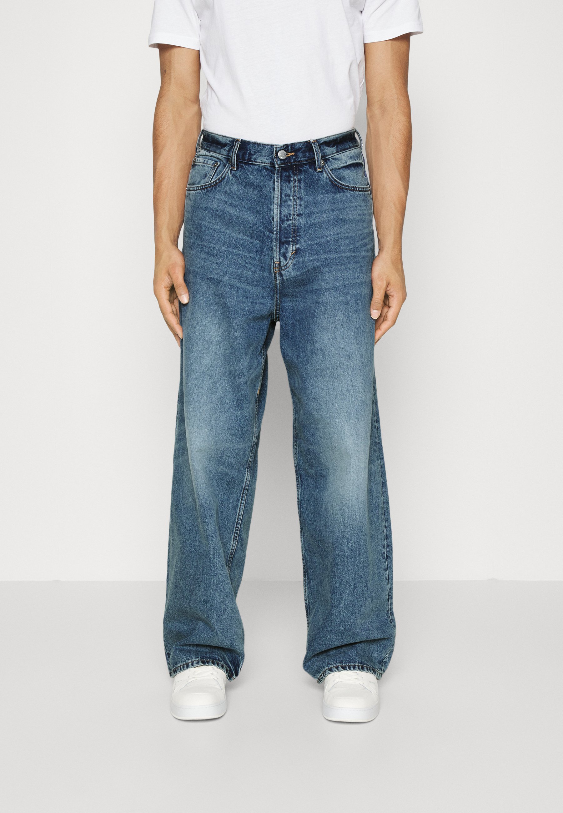 Weekday ASTRO LOOSE BAGGY - Relaxed fit jeans - seventeen blue 