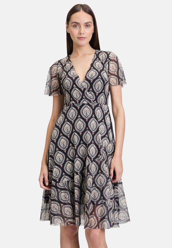 MIT RÜSCHEN - Freizeitkleid