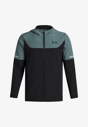 Herren Kapuzen-Zip-Jacke mit schwarzem Unterkörper und Ärmeln, grauem Oberkörper und Schultern, reflektierenden Streifen an den Ärmeln und Under Armour-Logo.