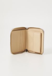Guess LAUREL SMALL ZIP AROUND - Portefeuille - dove