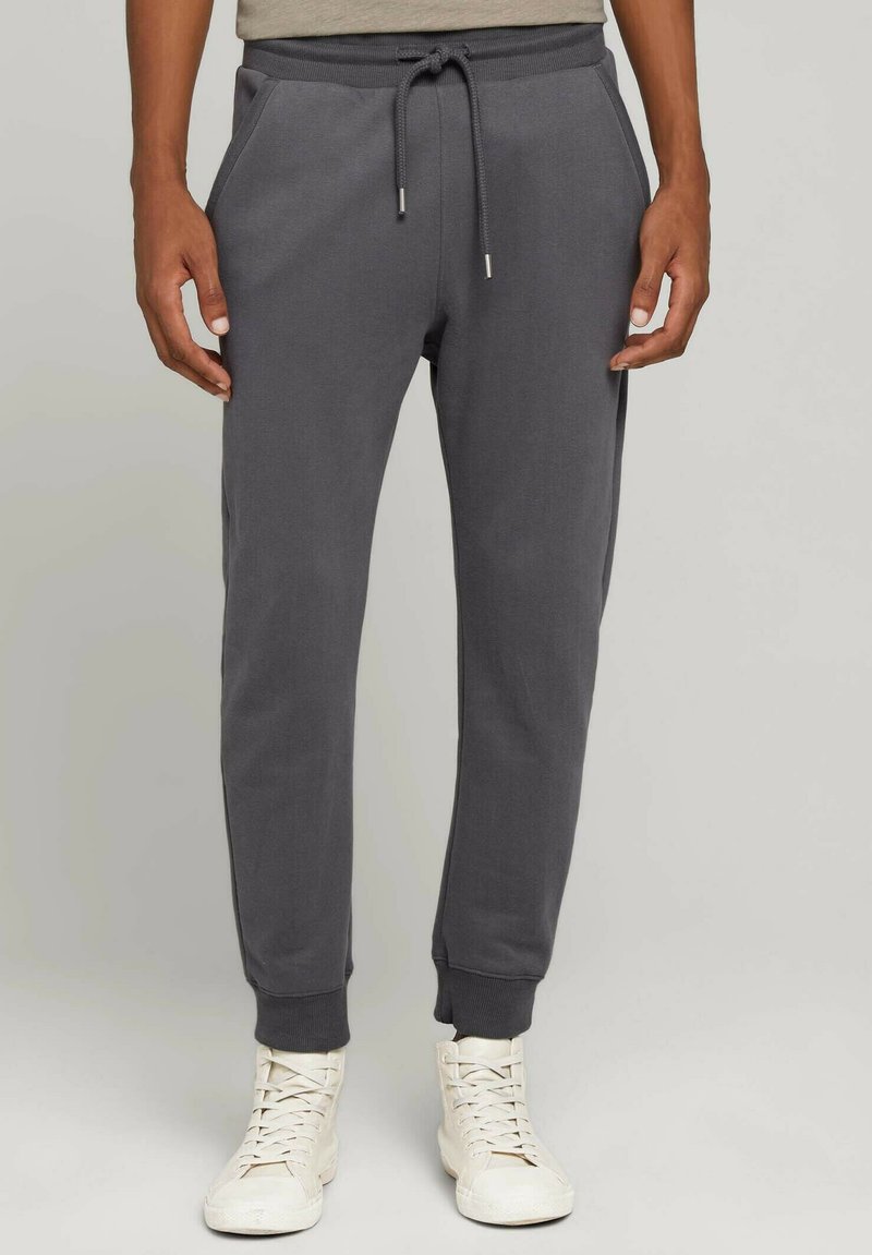 Herren Trainingsanzüge | TOM TAILOR DENIM Jogginghose quiet mid grey/grau - XV37568 Herren Trainingsanzüge | TOM TAILOR DENIM Jogginghose quiet mid grey/grau - XV37568