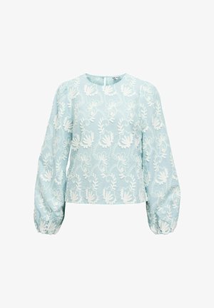 Hellblaue Bluse mit langen Puffärmeln, weißen Blumenstickereien und rundem Ausschnitt. Weicher Stoff mit filigranen Details.