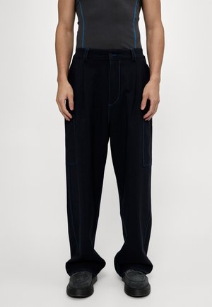 RICK PANTS - Pantalon cargo - dark blue