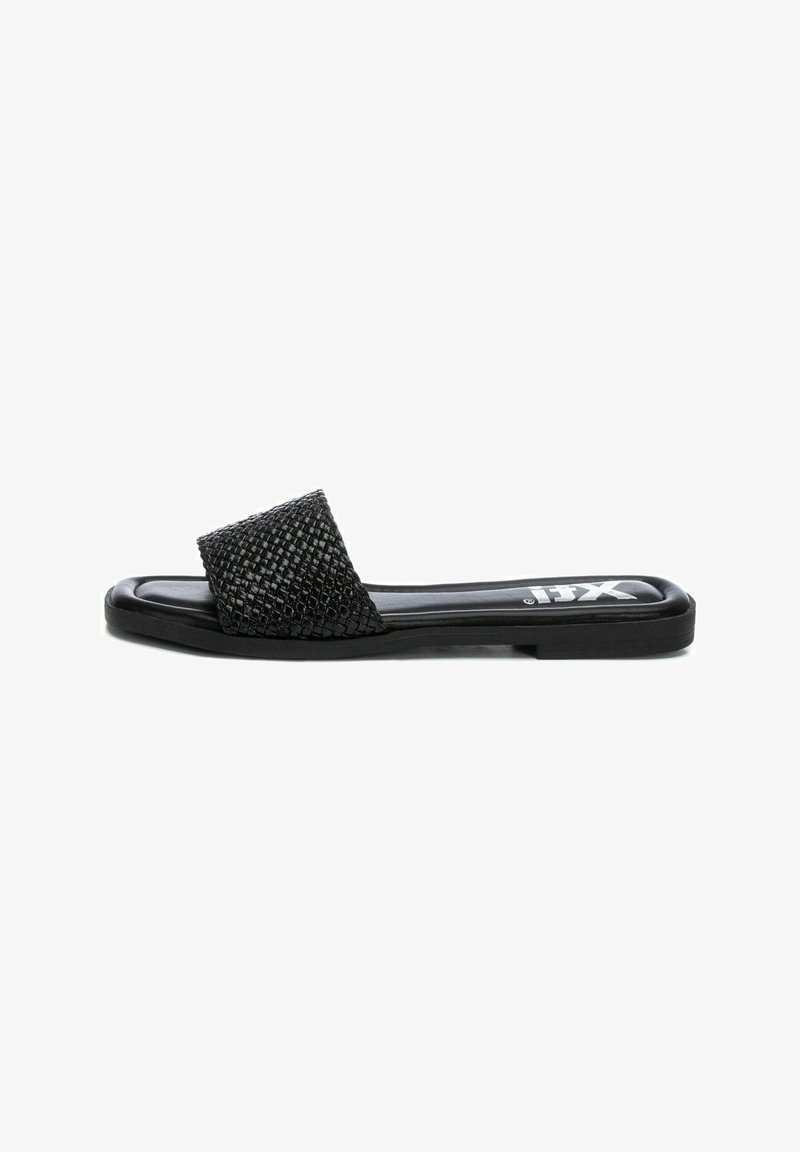 XTI Sandalias planas - black