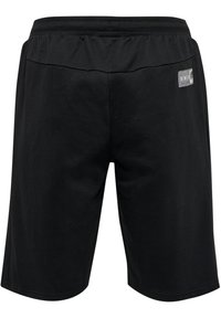Shorts de sport noirs en tissu léger. Dotés d'une taille élastique et d'une petite étiquette de marque à l'arrière. Texture lisse, longueur au niveau des genoux.