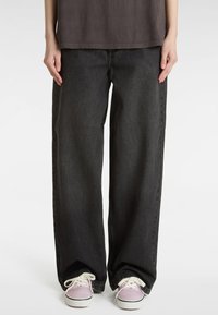 Vans SIRELLE  POCKET PUDDLE - Džíny Relaxed Fit - black