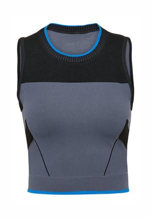 Mouwloze crop top in grijs, zwart en blauw; heeft een geribbelde textuur, ronde halslijn en een kleurblokontwerp met schuine accenten.