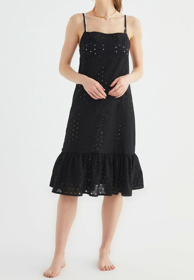 Trendyol Cocktailklänning - black