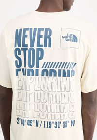 The North Face COORDINATES TEE - T-shirts print - white dune