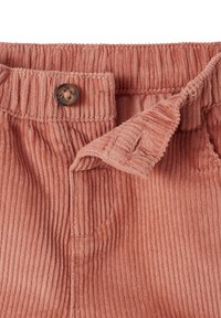 Cord-Hosen in Staubrose, mit Knopfverschluss, elastischem Taillenbund und gerippter Struktur mit dezenten Nahtdetails.