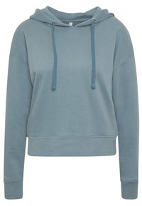 Sudadera azul con capucha confeccionada en tela suave. Presenta un ajuste relajado, cordones y puños acanalados. El dobladillo delantero es ligeramente corto.