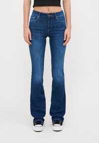 ONLY Tall ONLANN MID  - Džinsi ar paplatinātiem galiem - dark blue denim