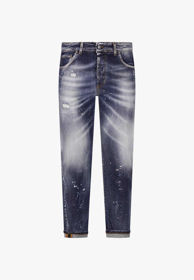 Vaqueros de mezclilla azul oscuro con zonas descoloridas y desgastadas, salpicaduras de pintura, puños doblados y bolsillos delanteros con cierre de botones.