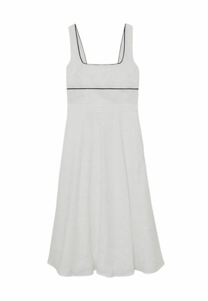 Weißes midi-kleid ohne Ärmel mit quadratischem Ausschnitt und schwarzem Paspeldetail entlang der Brust und Träger.