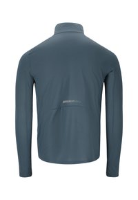Mörkblå jacka för män i långärmad design med en strukturerad yta, utrustad med hög krage och en reflekterande detalj på baksidan.