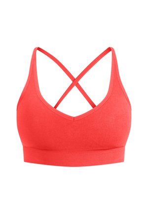 Sujetador deportivo rojo con diseño de cuello en V, banda inferior ancha y tirantes cruzados en la parte posterior; fabricado con una tela suave y elástica.