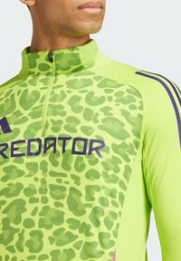 adidas Performance PREDATOR TRAINING - Langarmshirt - semi solar slime lucid fuchsia