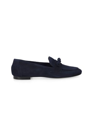 Marineblaue Wildleder-Loafer mit niedrigem Absatz, abgerundeter Zehe und Schleifendetail auf der Vorderseite.