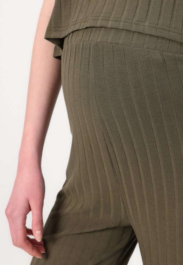 MLLUCY WIDE - Leggings - Trousers - grape leaf2