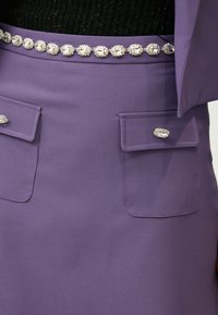 INFLUENCER EMBELLISHED  - Gonna a campana - purple