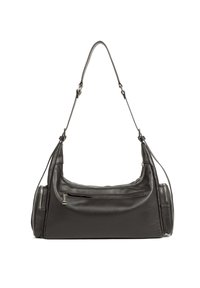 Zwarte leren schoudertas met een ronde vorm, voorzien van een brede schouderband, een ritszak aan de voorkant en subtiele stikseldetails langs de naden.