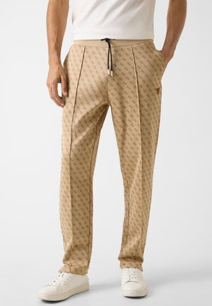 - Spodnie treningowe