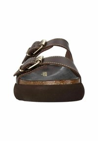 Bruine leren sandalen met twee verstelbare banden, metalen gespen, een gevormde kurken voetbed en een gestructureerde donkere zool.