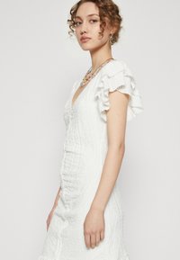 Colourful Rebel ZORAH BRODERIE MINI DRESS - Freizeitkleid - off white